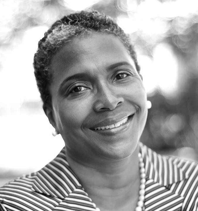 headshot of ebonie alexander