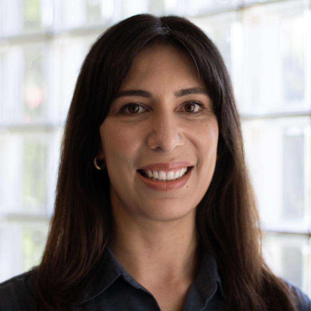 Headshot of Ozlem Edizel-Tasci