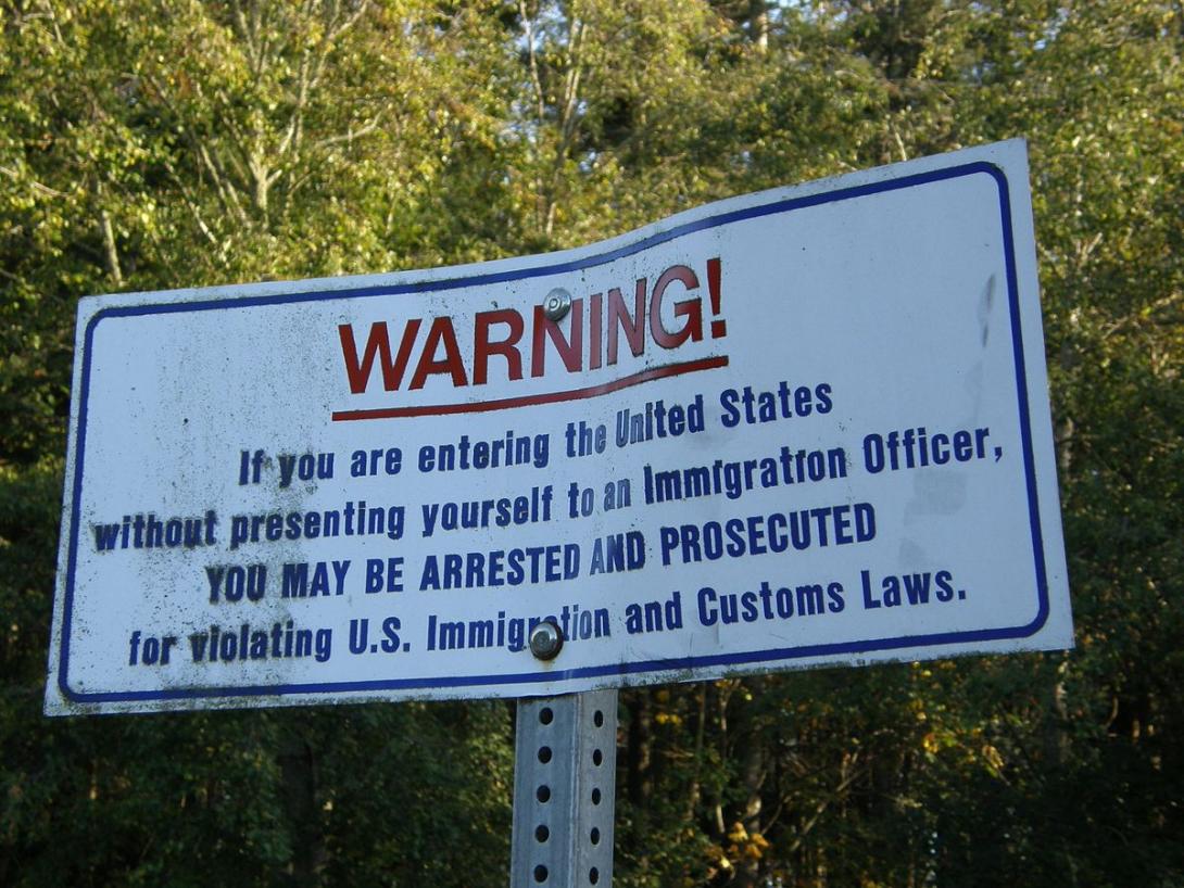 US-border-notice.jpg US-border-notice.jpg